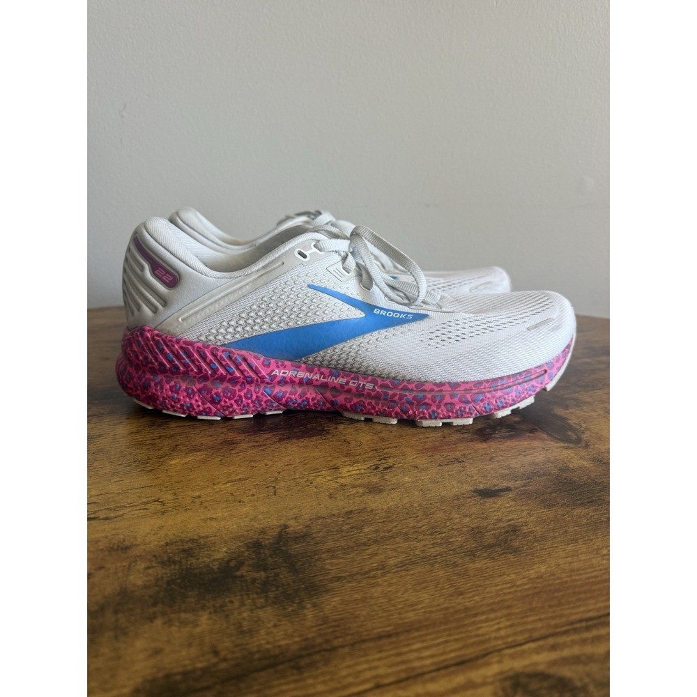 Size 11.5 - Brooks Adrenaline GTS 22 White Brilliant Leopard W
